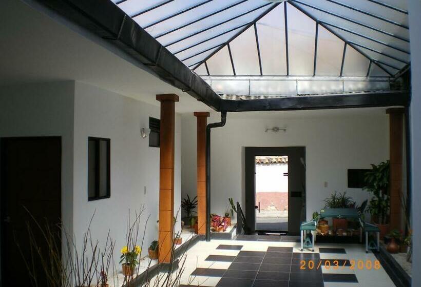 اتاق استاندارد سه نفره, Alicante