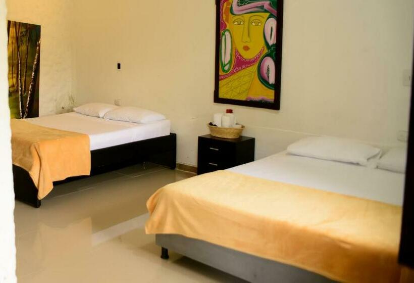 4인용 스탠다드 룸, Finca Hotel Loma Verde