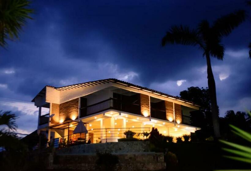 バルコニー付きスタンダードトリプルルーム, Finca Hotel Loma Verde