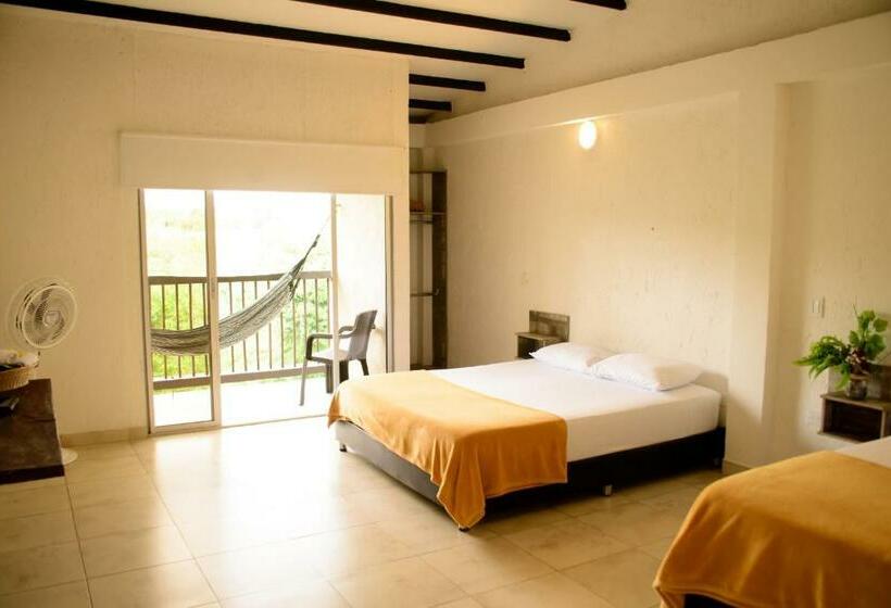 バルコニー付きスタンダードトリプルルーム, Finca Hotel Loma Verde