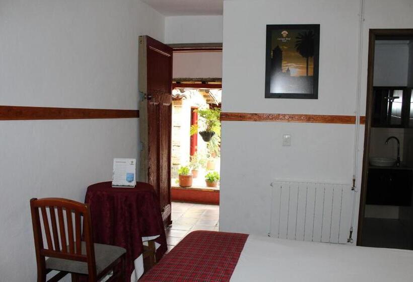 古典房间, Cacique Real