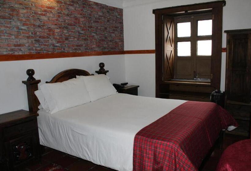 古典房间, Cacique Real