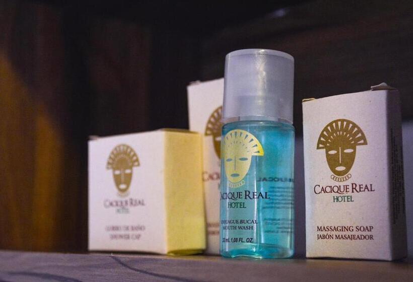 经典四人房间, Cacique Real