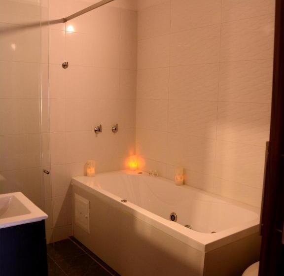 小型套房, Cacique Real