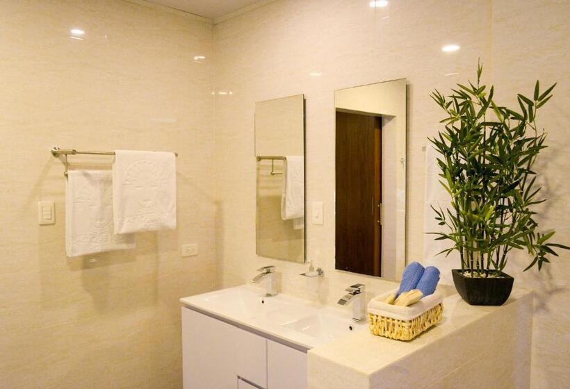 豪华套房, Cacique Real