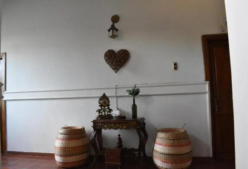 Talo 4 Makuuhuonetta, Casa Isabelita