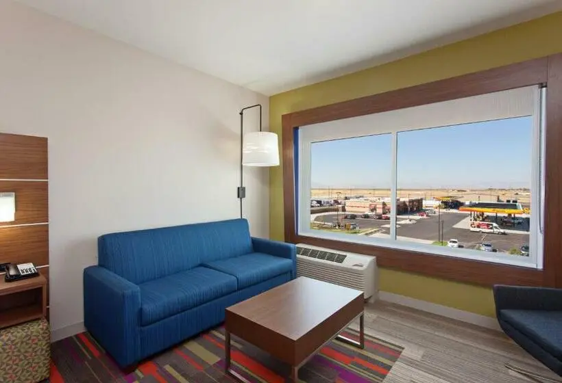身障者適用スイートルーム, Holiday Inn Express & Suites   Brigham City   North Utah, An Ihg