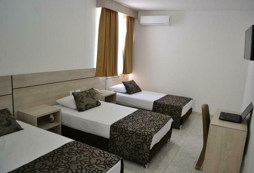 스탠다드 트리플 룸, Kurakatá