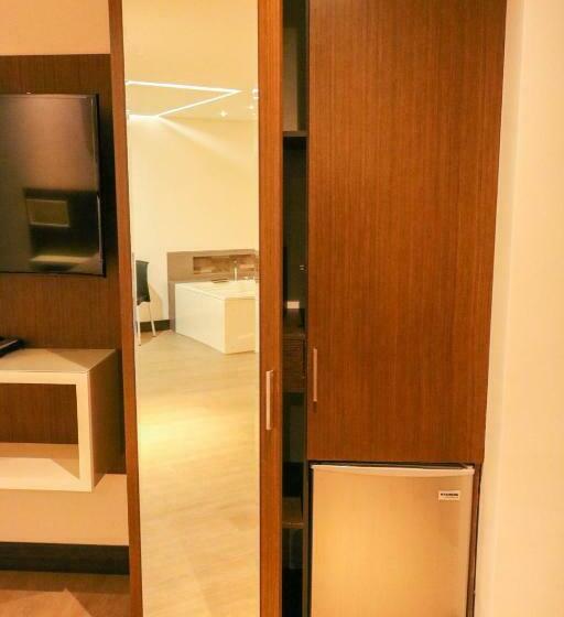 Quarto Triplo Estandar, Loyds