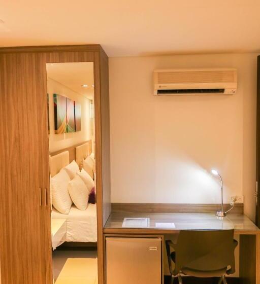 Quarto Estandar, Loyds