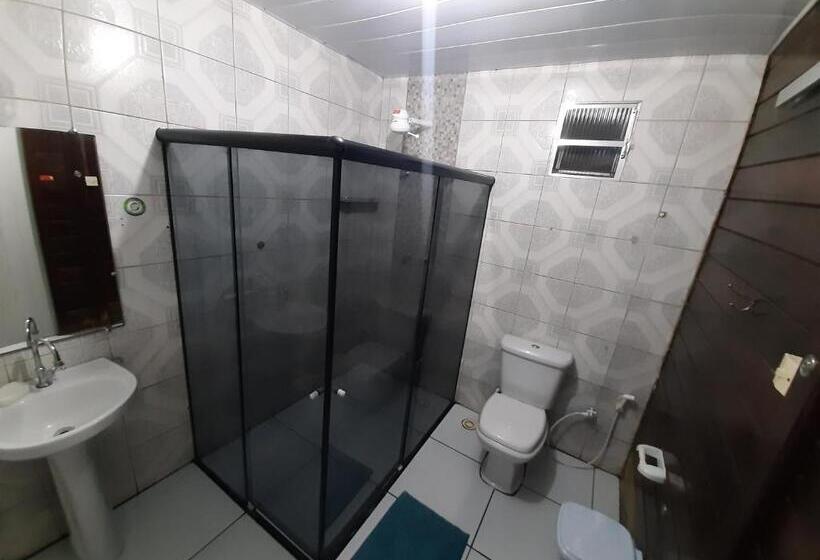 غرفة قياسية ثلاثية, Pousada Das Flores