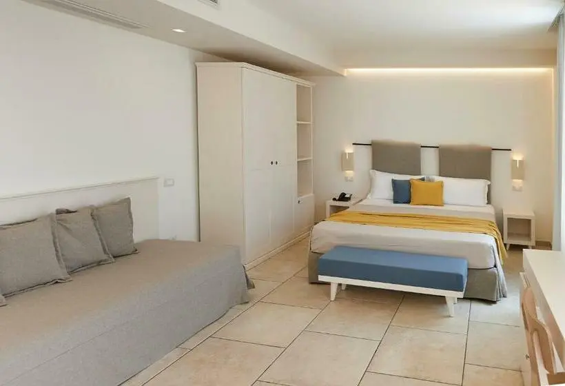 コンフォートトリプルルーム, Relais Masseria Le Cesine   Cdshotels