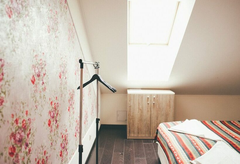 스탠다드 룸 공동 욕실, Roof Hostel