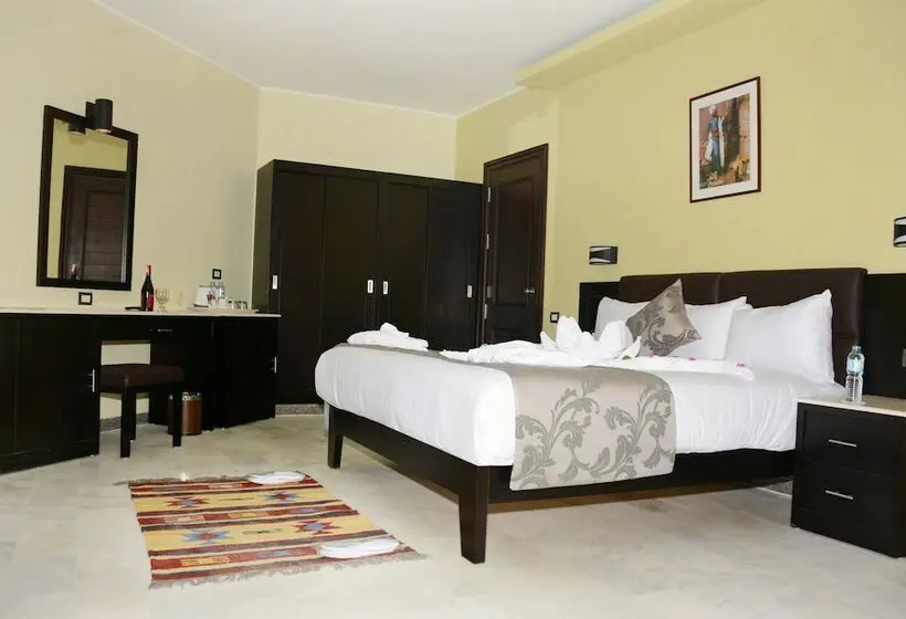 سوئیت رویال, Casa Mare Resort