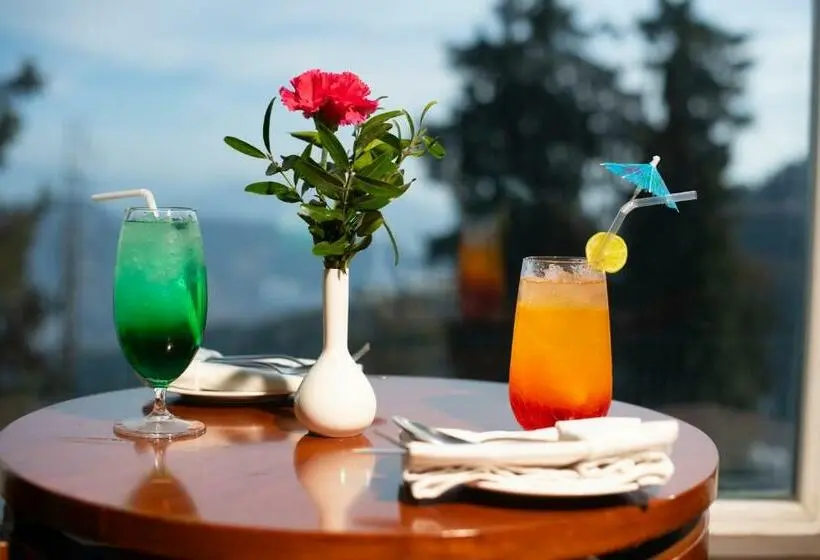 Sviitti King-vuode, Royal Tulip Shimla  Kufri