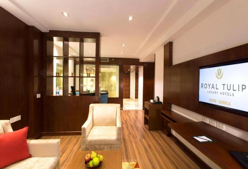 스위트 킹사이즈 침대, Royal Tulip Shimla  Kufri