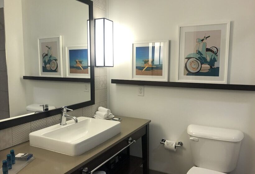 2ダブルベッドのスタンダードルーム, Suncoast Park Hotel Anaheim Resort, Tapestry By Hilton