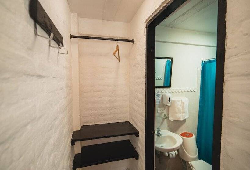 スタンダードルーム, Viajero Hostel Cali & Salsa School