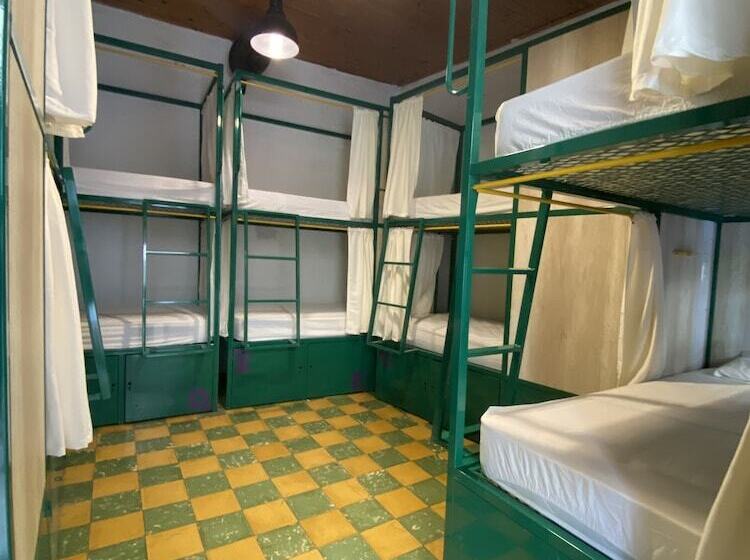 共同バス付シェアルーム, Viajero Hostel Cali & Salsa School