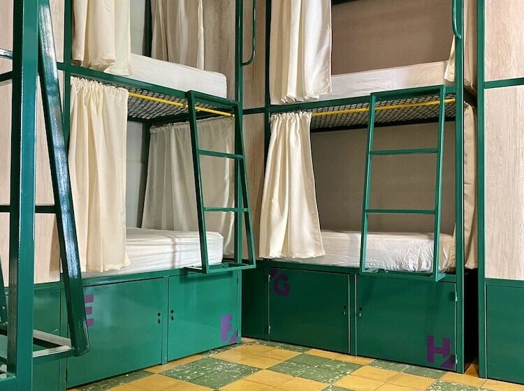 バス共有のスタンダードルーム, Viajero Hostel Cali & Salsa School