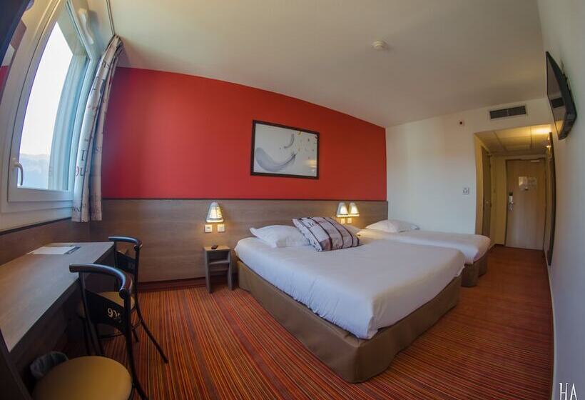 חדר סטנדרט לשלושה, Ace Hotel Annecy