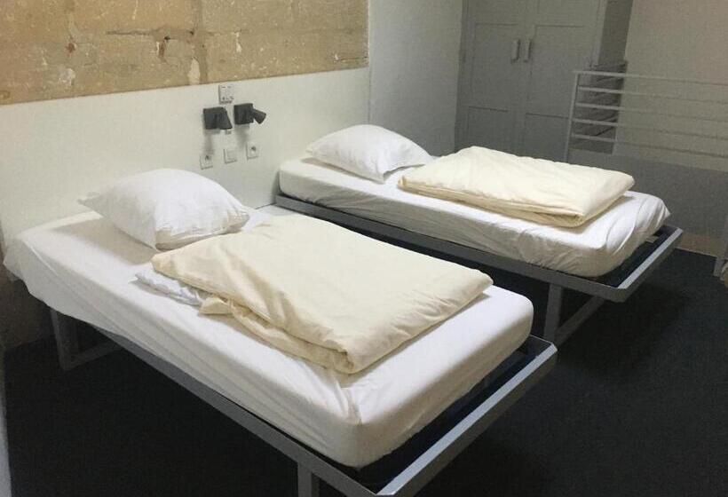 Семейный Номер Вид на Сад, Ethic étapes Le Cart