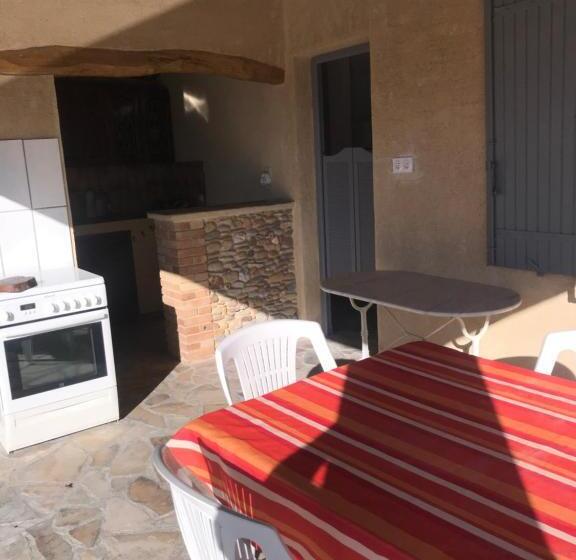شقة 3 غرف, Chambres D Hôtes Climatisées Avec Cuisine D été Villa Gour Du Peyrol