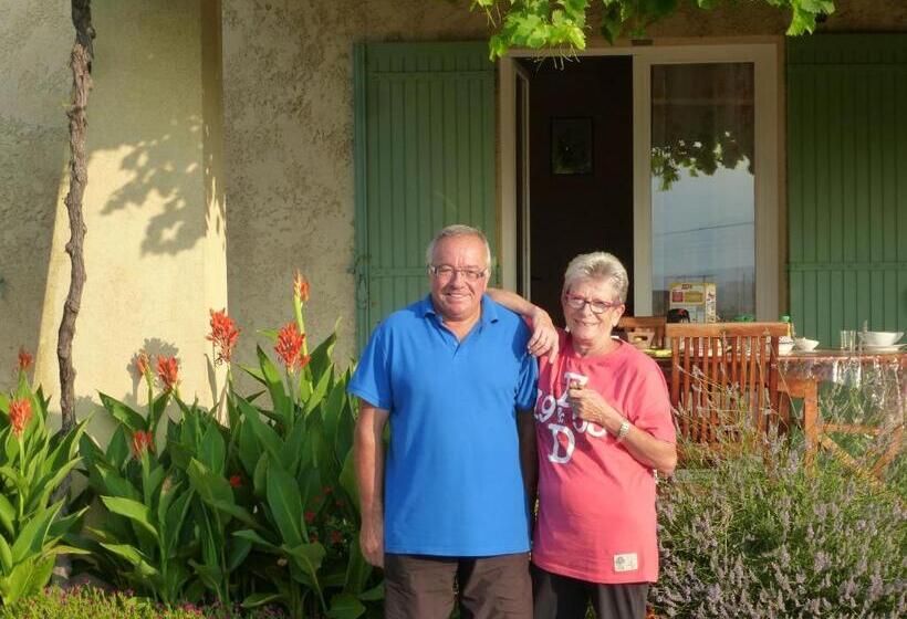 شقة 3 غرف, Chambres D Hôtes Climatisées Avec Cuisine D été Villa Gour Du Peyrol