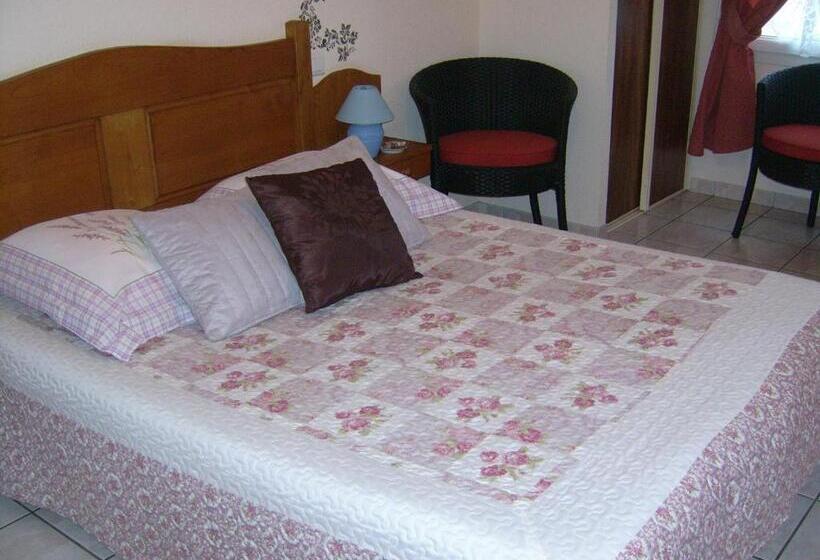 חדר סטנדרט, Chez Louis Chambres D'hôtes à La Ferme