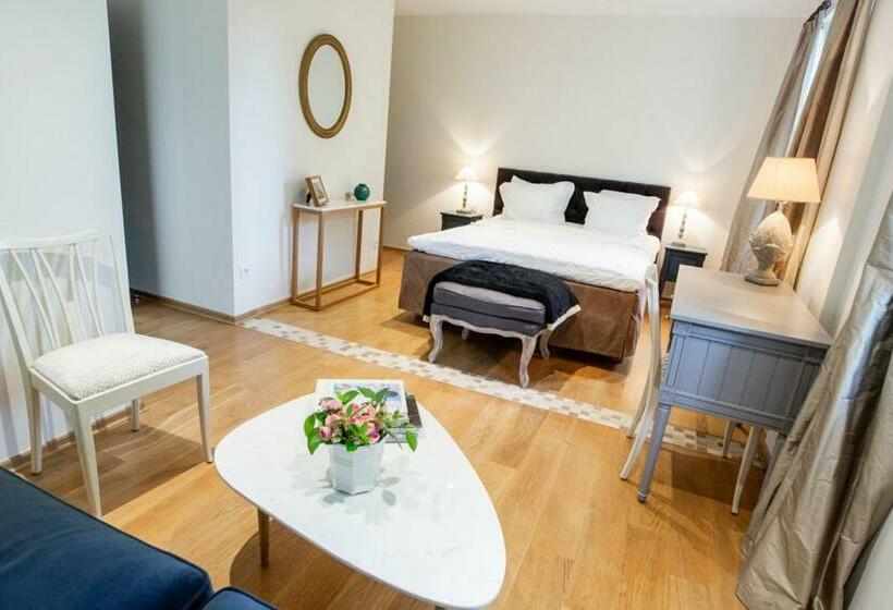 غرفة سوبيريور, La Libertie