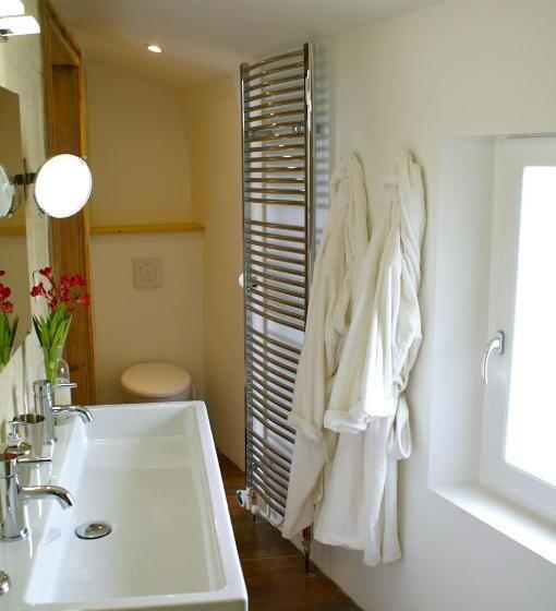 סוויטה, La Maison Rouge D Uzes B&b