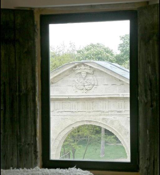 パークビューのデラックスルーム, La Maison Rouge D Uzes B&b