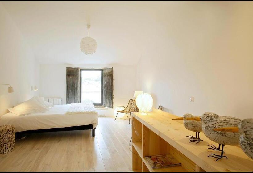 חדר דלוקס עם נוף לפארק, La Maison Rouge D Uzes B&b