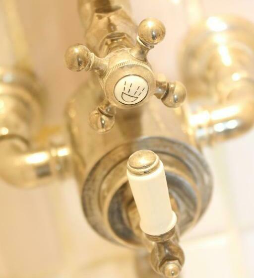 اتاق استاندارد با چشمانداز استخر, Le Clos De Bénédicte