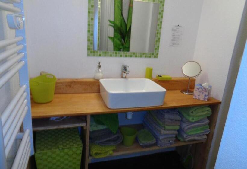 חדר סטנדרט לשלושה, Les Chambres De Kerael