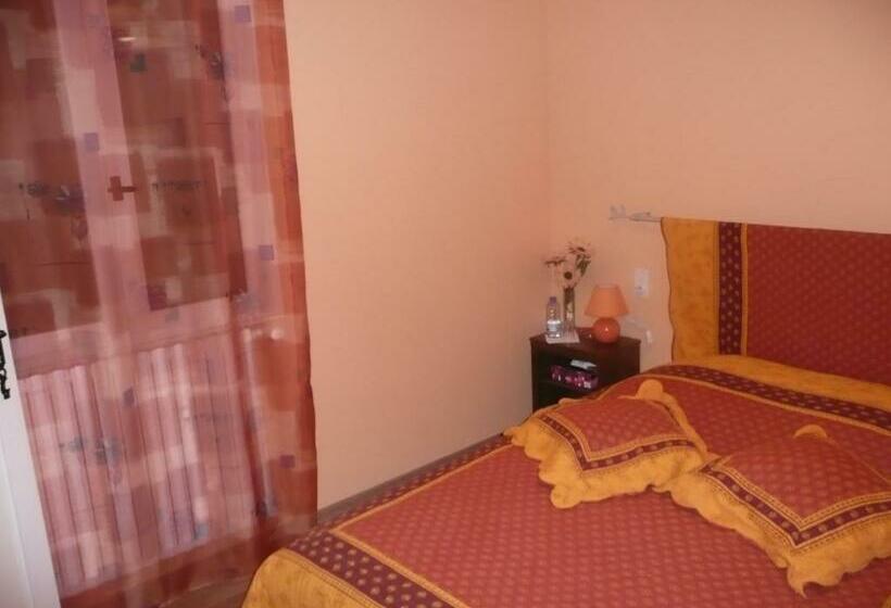 شقة 3 غرف, Chambres D Hôtes Climatisées Avec Cuisine D été Villa Gour Du Peyrol