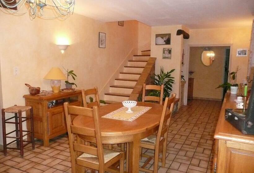 ３ベッドルームアパートメント, Chambres D Hôtes Climatisées Avec Cuisine D été Villa Gour Du Peyrol