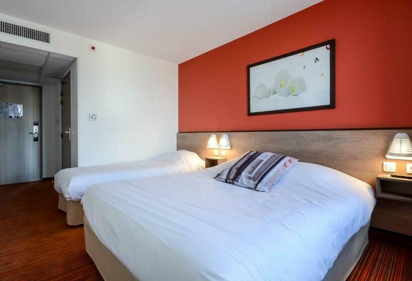 חדר סטנדרט לשלושה, Ace Hotel Annecy