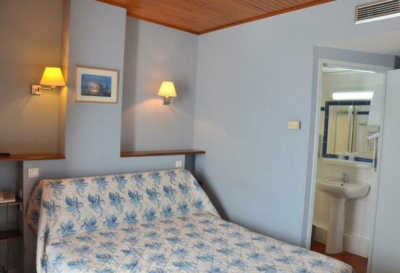 Номер Стандарт, Hôtel Colombet