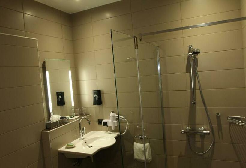 标准间, Les Alisiers