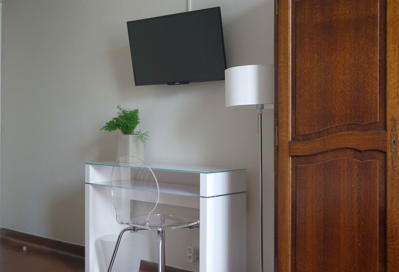 غرفة قياسية ثلاثية, Hôtel Le Patio De Victor, Lorient