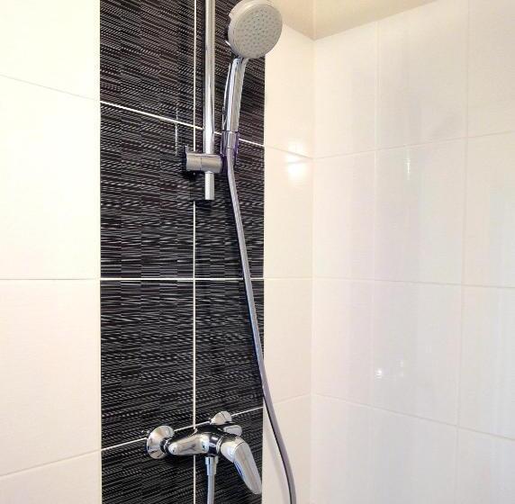 غرفة كومفورت, Les Pecheurs