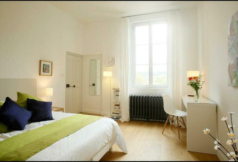 חדר סטנדרט נוף לבריכה, La Maison Rouge D Uzes B&b