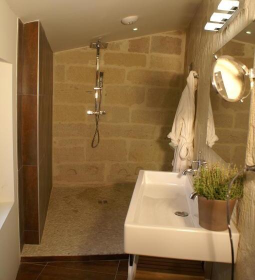 סוויטה, La Maison Rouge D Uzes B&b