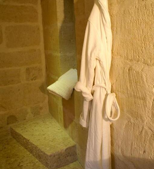 스위트, La Maison Rouge D Uzes B&b