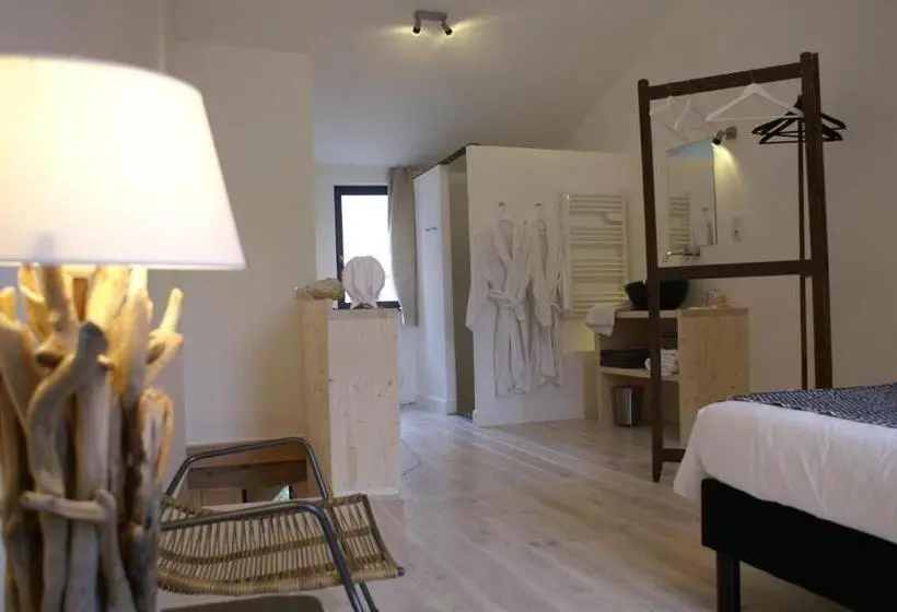 اتاق دلوکس با چشم‌انداز پارک, La Maison Rouge D Uzes B&b