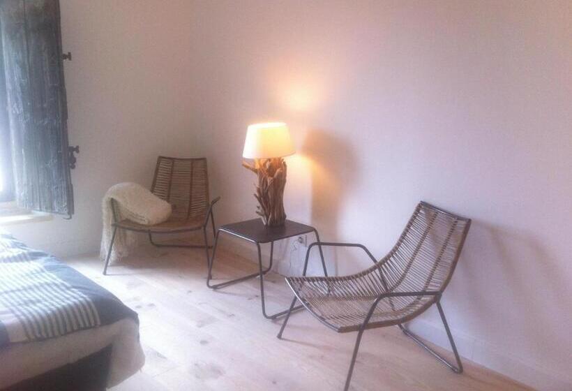 Номер Deluxe Вид на Парк, La Maison Rouge D Uzes B&b