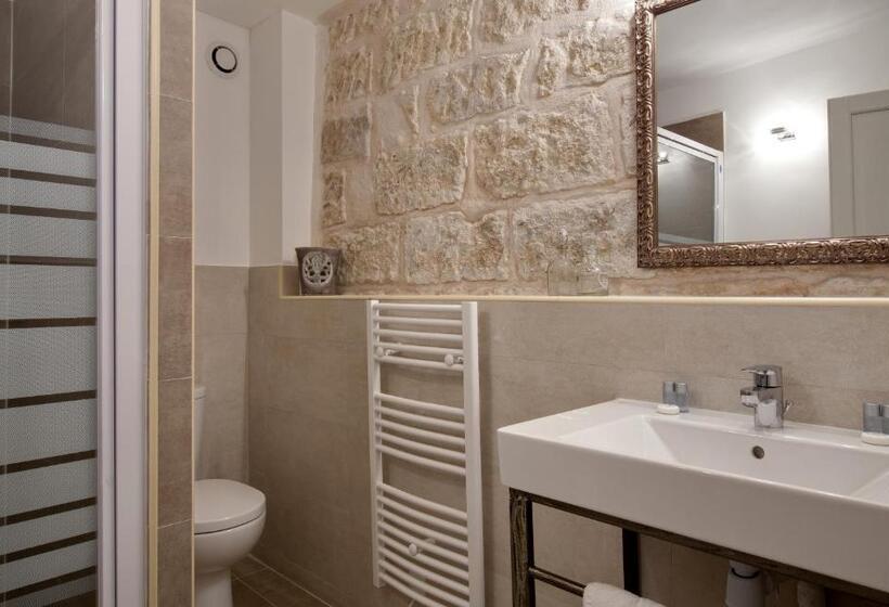 Апартаменты 1 Спальня, La Maison Des Augustins B&b, Spa Et Fitness