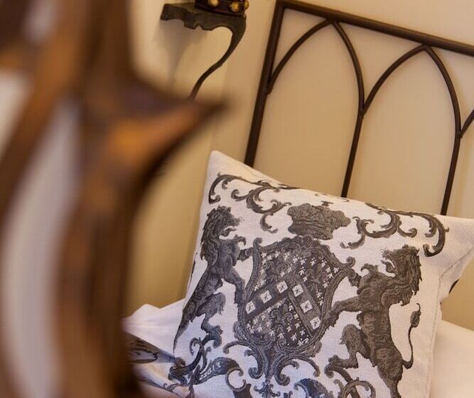 חדר קלאסי, La Maison Des Augustins B&b, Spa Et Fitness