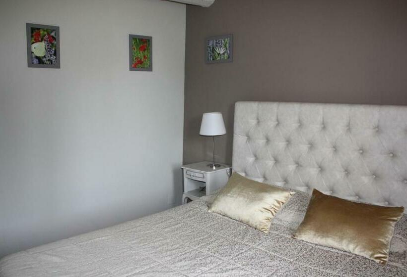 חדר קומפורט, Chambre D Hôtes Au Chant Des Sorgues